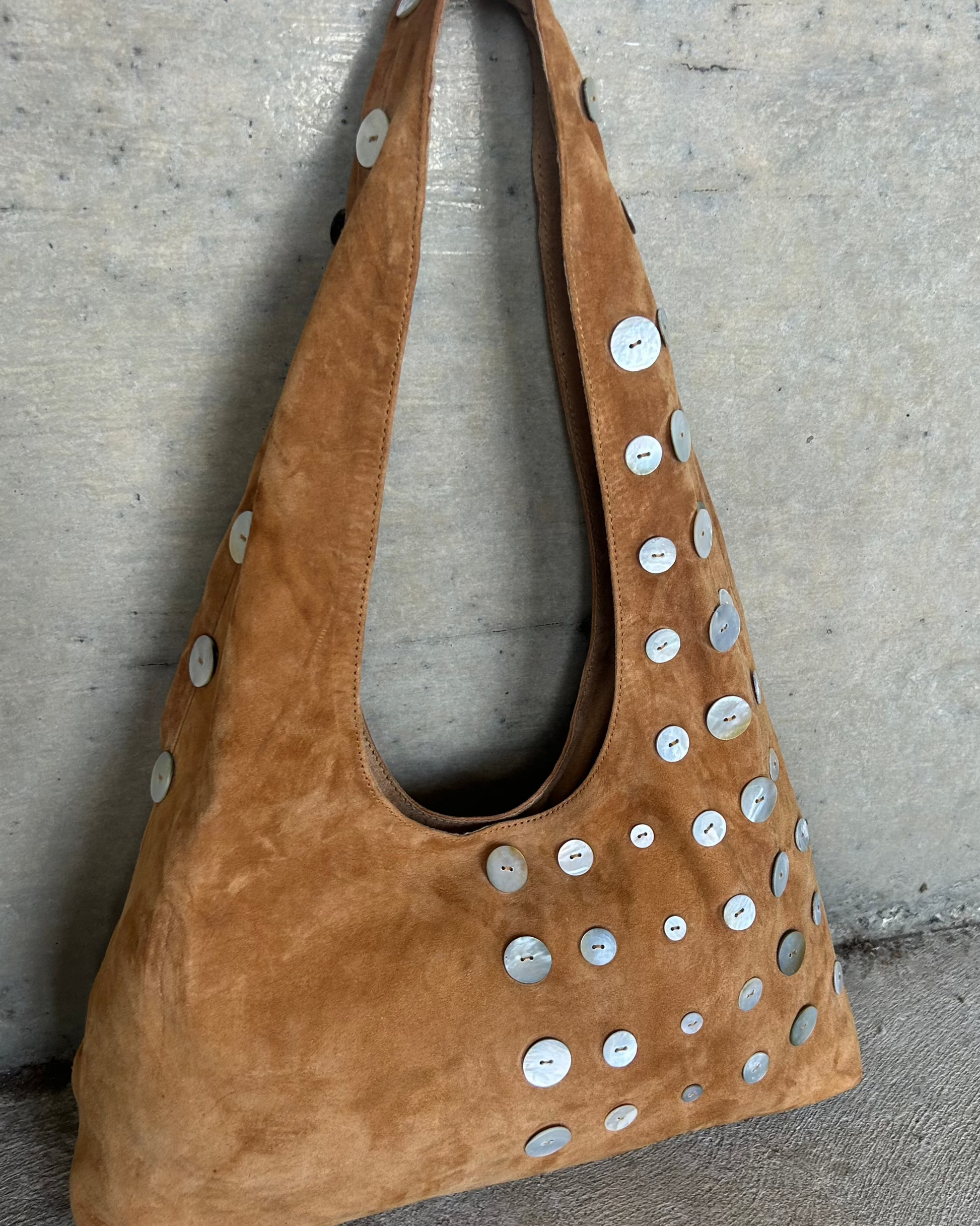 PEARLA Suede Handbag DAE Resort camel brown suede slouch bag hobo bag boho bag mother of pearl buttons
