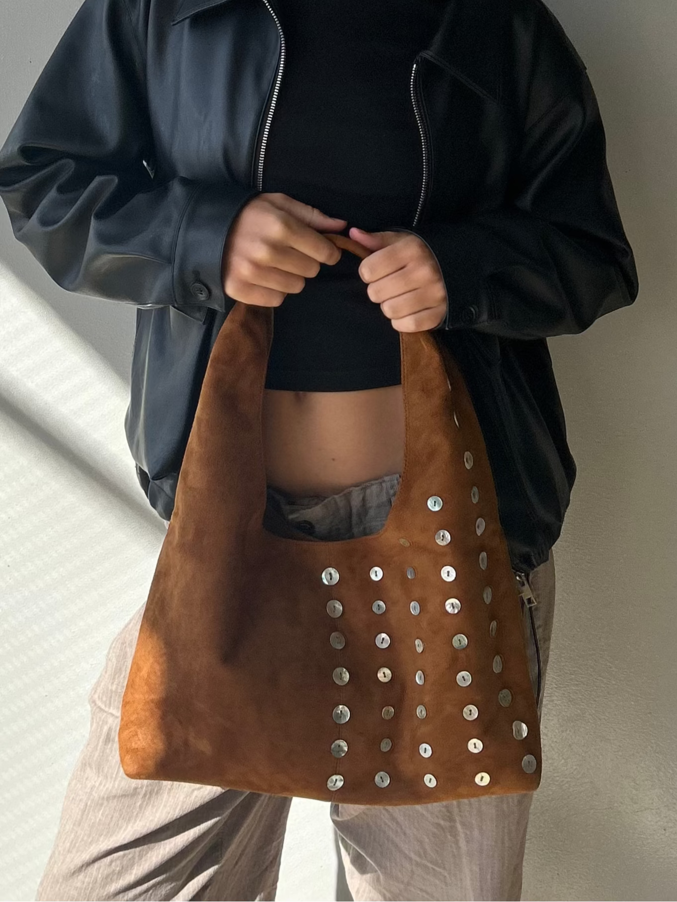 Brown suede slouch shoulder bag pearl buttons DAE Resort 
